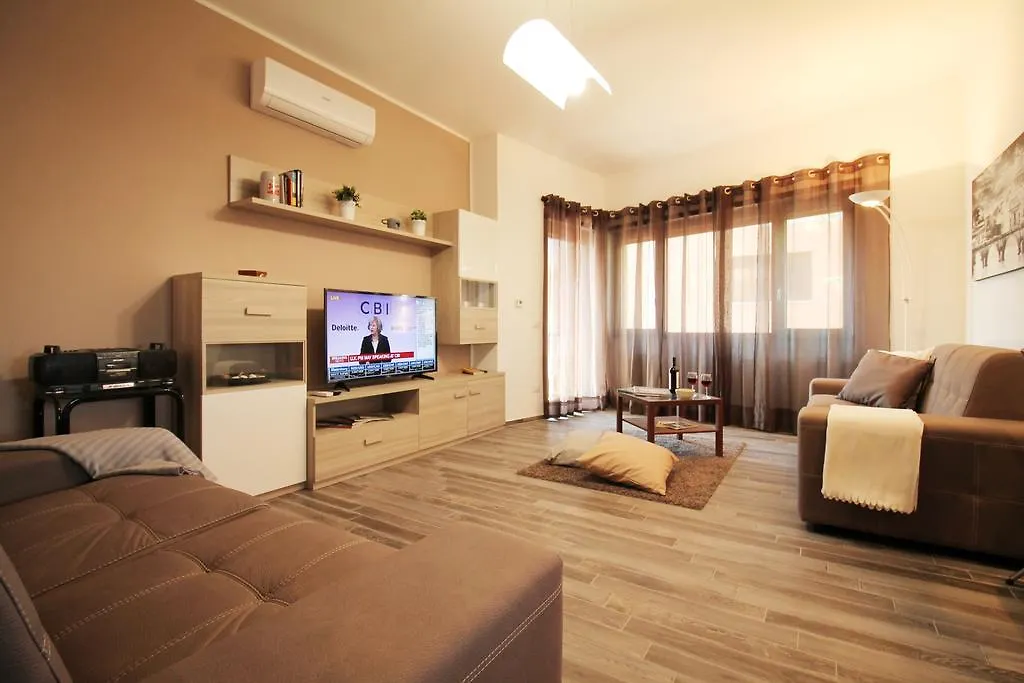 Eur Bright Spacious Terraced Apartment With Private Parking Only For Small Cars contacts