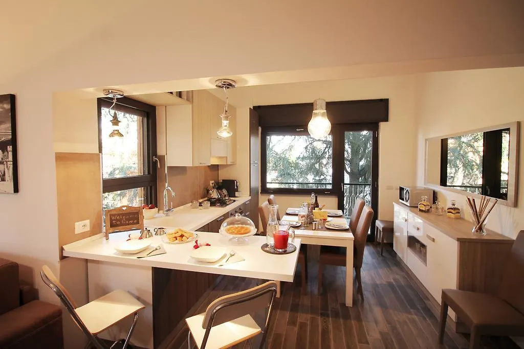 Eur Bright Spacious Terraced Apartment With Private Parking Only For Small Cars Roma