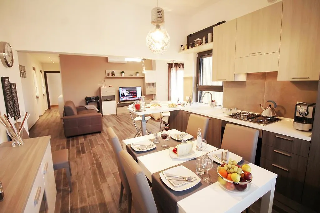 Eur Bright Spacious Terraced Apartment With Private Parking Only For Small Cars Roma