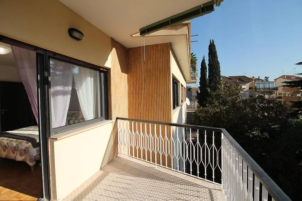 Eur Bright Spacious Terraced Apartment With Private Parking Only For Small Cars Rome 0*,  Italy
