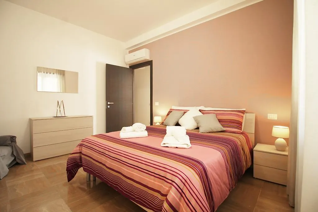 Eur Bright Spacious Terraced Apartment With Private Parking Only For Small Cars Rome