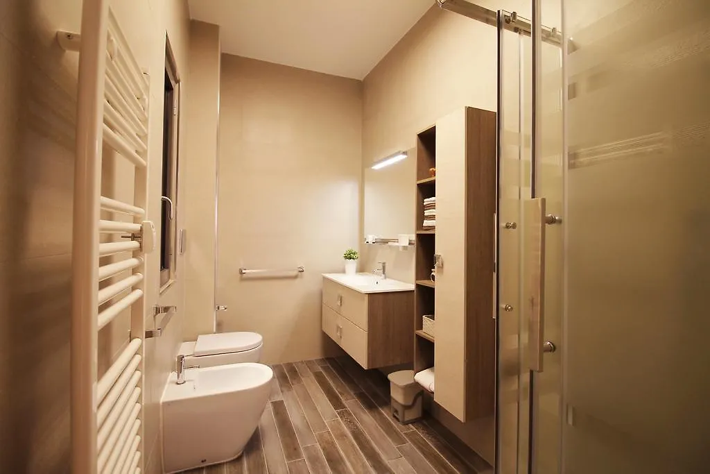 Eur Bright Spacious Terraced Apartment With Private Parking Only For Small Cars Roma Italia