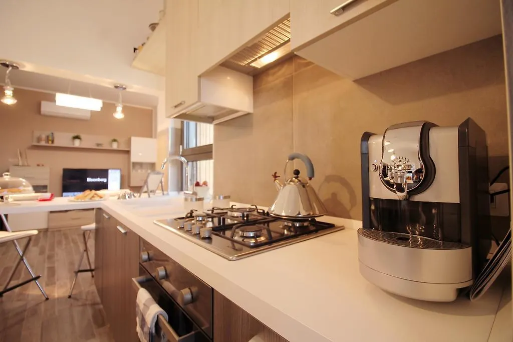 Eur Bright Spacious Terraced Apartment With Private Parking Only For Small Cars Roma